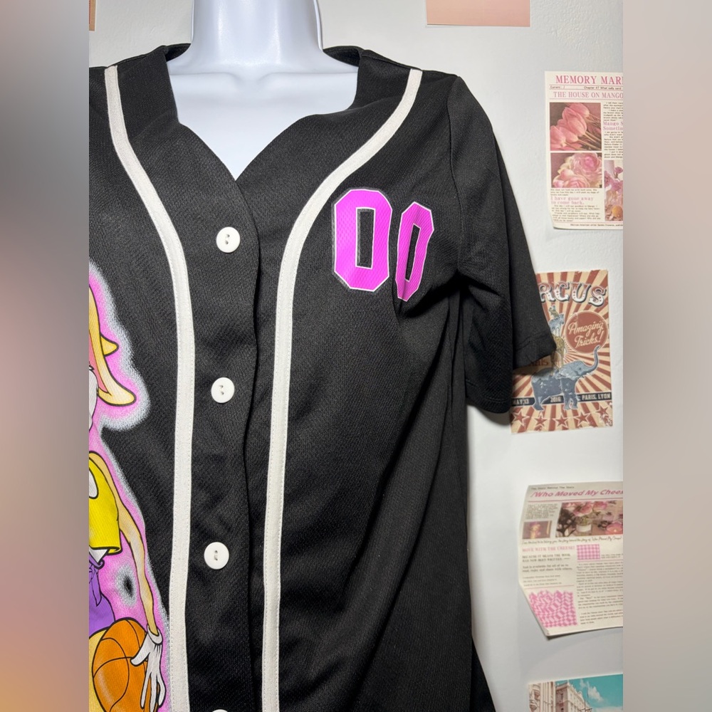 Warner Bros. Black and White Tuney Tunes Logo Apparel Piece - Picture 3 of 5